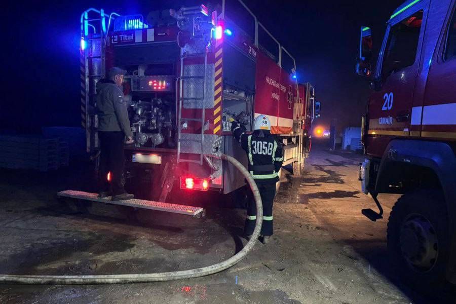 Ізмаїл зазнав ворожої атаки: гвардійці допомогли у ліквідації наслідків ураження об’єктів інфраструктури Ізмаїл зазнав ворожої атаки: гвардійці допомогли у ліквідації наслідків ураження об’єктів інфраструктури