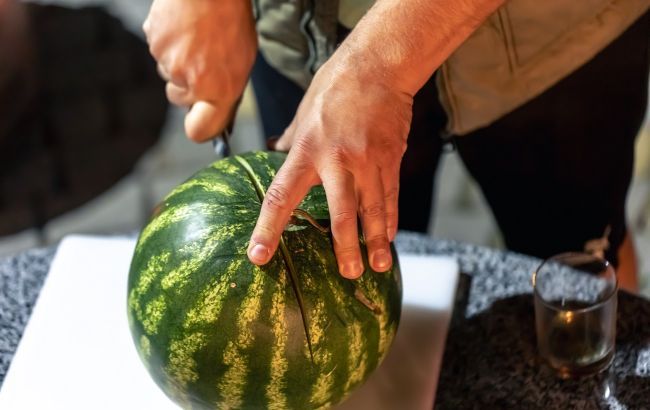 Кавуни в листопаді: чи можна купувати і чим це може обернутися Кавуни в листопаді: чи можна купувати і чим це може обернутися