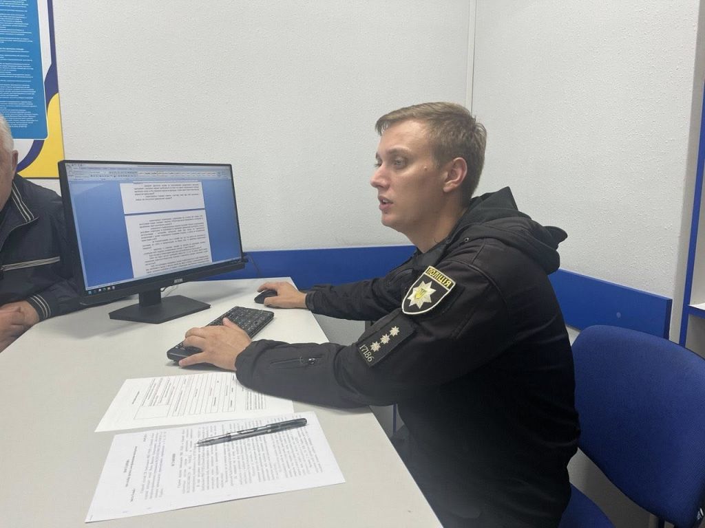 Поліцейські направили до суду обвинувальний акт відносно жителя Ізмаїльського району за незаконну порубку лісових насаджень(фото) Поліцейські направили до суду обвинувальний акт відносно жителя Ізмаїльського району за незаконну порубку лісових насаджень(фото)