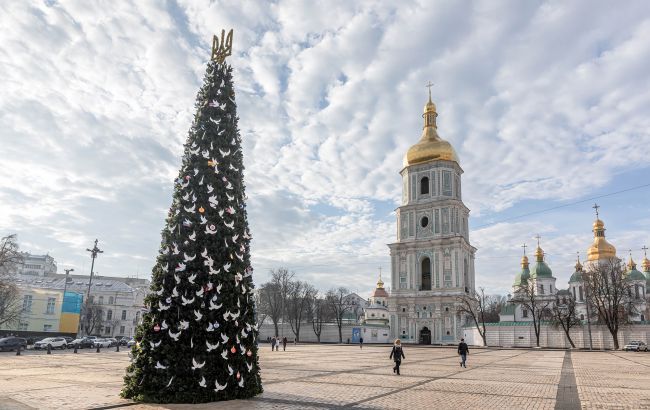 У Києві встановлять головну ялинку країни: де, коли і за які гроші У Києві встановлять головну ялинку країни: де, коли і за які гроші