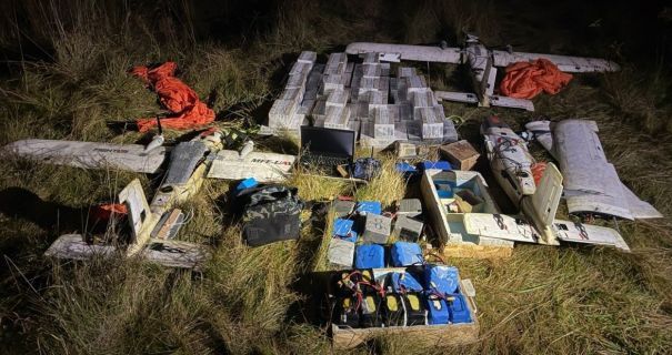 На Львівщині контрабандисти за допомогою дрона намагалися відправити за кордон майже 3 тисячі пачок сигарет(відео) На Львівщині контрабандисти за допомогою дрона намагалися відправити за кордон майже 3 тисячі пачок сигарет(відео)