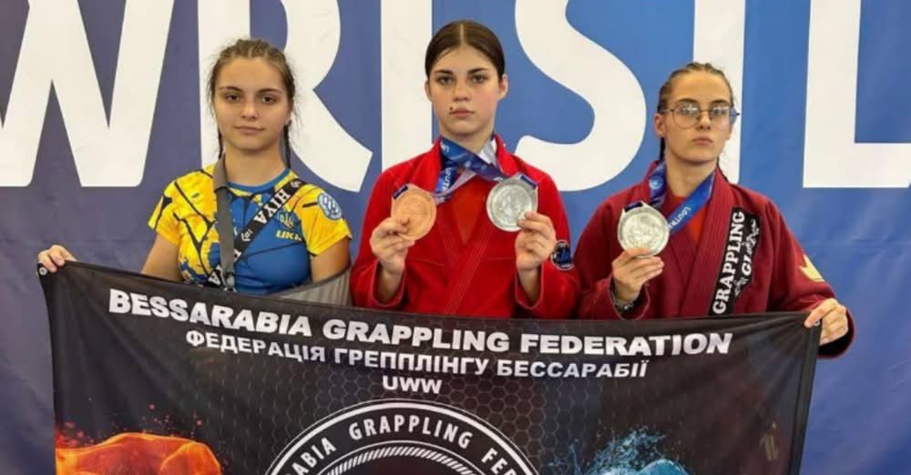 Ізмаїльські спортсменки вибороли три медалі на чемпіонаті світу з грепплінгу в Греції(фото) Ізмаїльські спортсменки вибороли три медалі на чемпіонаті світу з грепплінгу в Греції(фото)