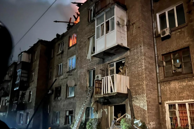 Богодухів на Харківщині та Кам'янське на Дніпропетровщині зазнали масованих ударів, є поранені (фото, відео) Богодухів на Харківщині та Кам'янське на Дніпропетровщині зазнали масованих ударів, є поранені (фото, відео)