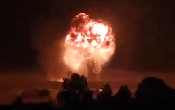 У Росії партизани спалили десятки локомотивів, які перевозили зброю (відео) У Росії партизани спалили десятки локомотивів, які перевозили зброю (відео)