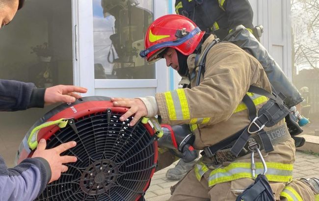 В офісі у Івано-Франківську вибухнула зарядна станція: є постраждалі В офісі у Івано-Франківську вибухнула зарядна станція: є постраждалі