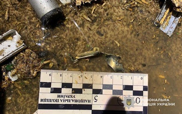 У Кривому Розі чоловік підірвав гранату у квартирі У Кривому Розі чоловік підірвав гранату у квартирі