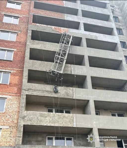 Зірвався з висоти: в Одеському районі загинув будівельник Зірвався з висоти: в Одеському районі загинув будівельник