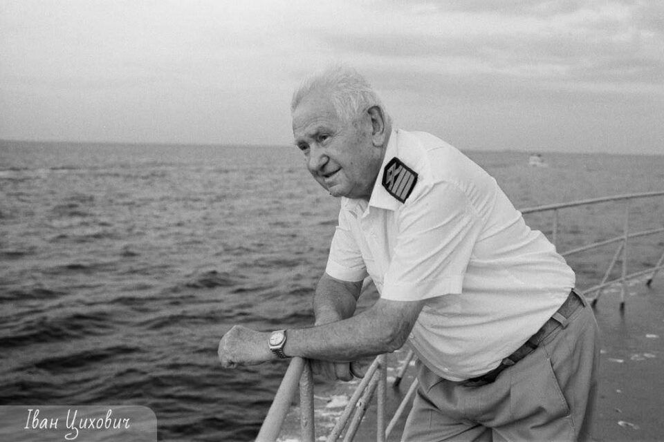 Шістдесят п’ять років в Одеському порту: історія заслуженого наглядача маяка Шістдесят п’ять років в Одеському порту: історія заслуженого наглядача маяка