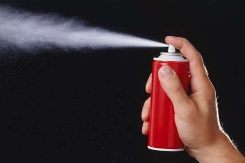 Одеська жінка, захищаючи чоловіка, залила військового газовим балончиком Одеська жінка, захищаючи чоловіка, залила військового газовим балончиком