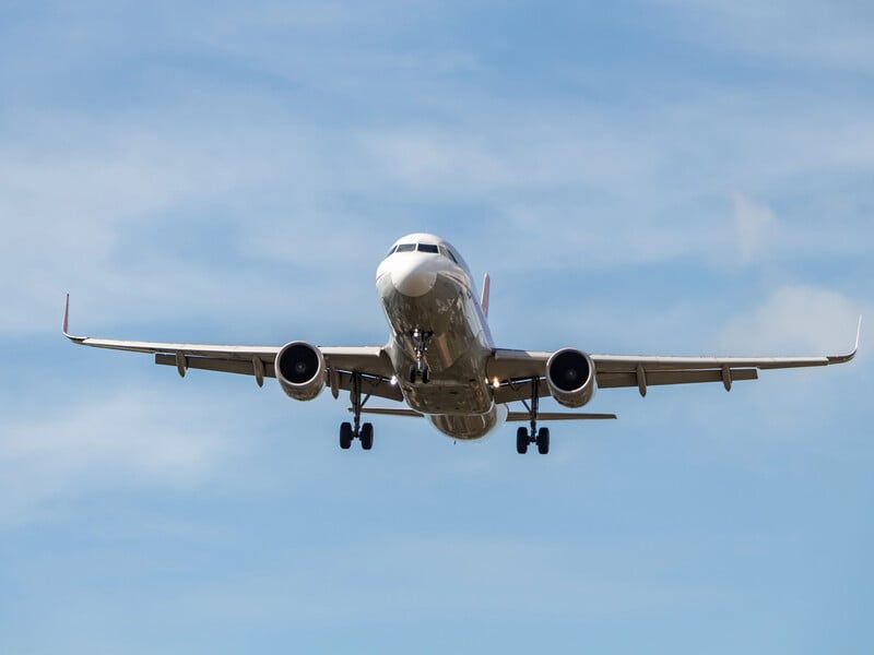 Пілот підробив документи й керував пасажирськими літаками в Європі Пілот підробив документи й керував пасажирськими літаками в Європі