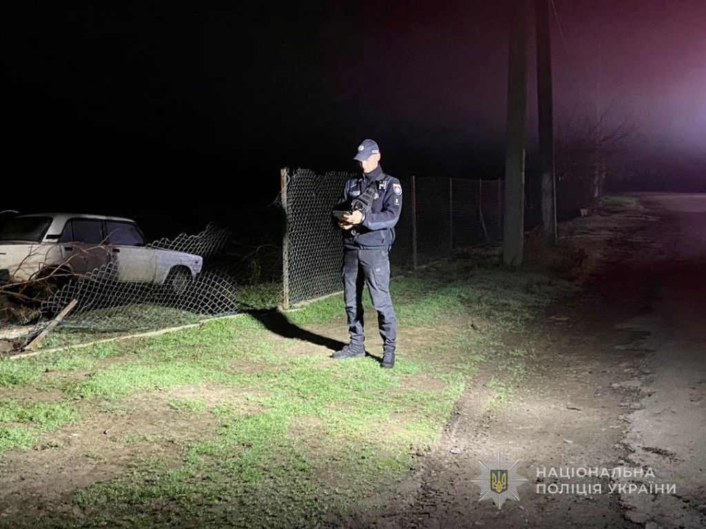 Поліцейські затримали водія автівки, який у стані алкогольного сп’яніння збив двох неповнолітніх дівчат Поліцейські затримали водія автівки, який у стані алкогольного сп’яніння збив двох неповнолітніх дівчат