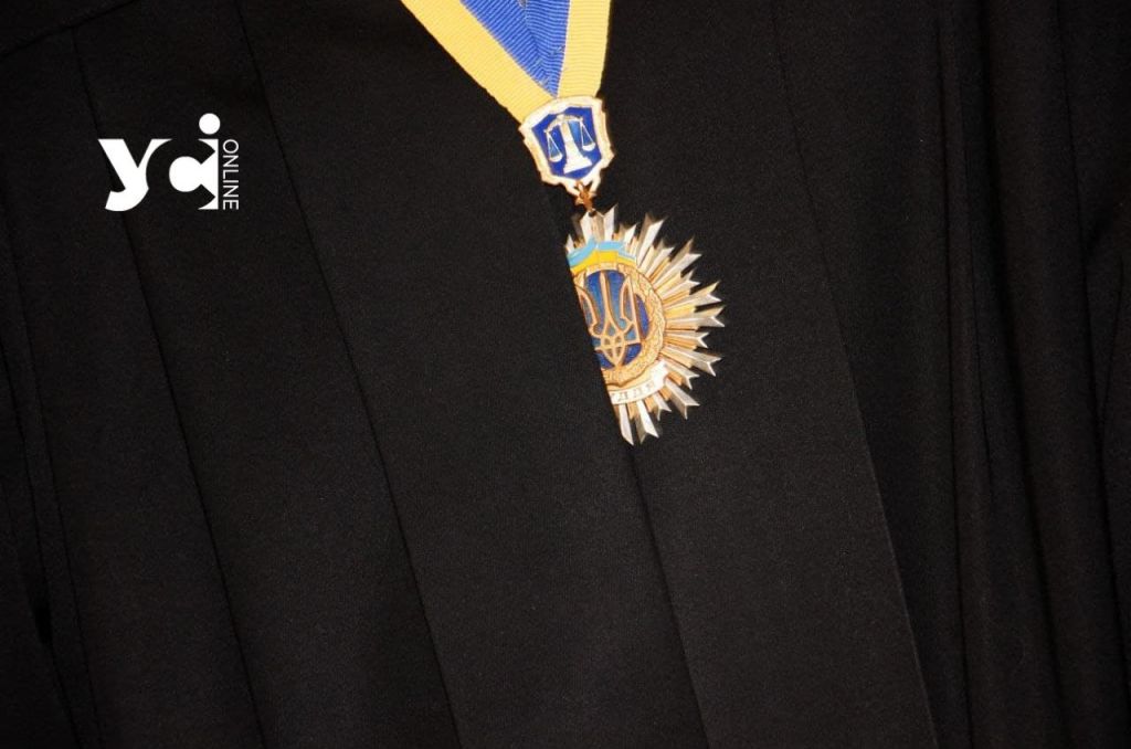 В Одесі викрили групу, яка продавала «відстрочку від армії» за 16 тисяч доларів: одну з учасниць – судили В Одесі викрили групу, яка продавала «відстрочку від армії» за 16 тисяч доларів: одну з учасниць – судили