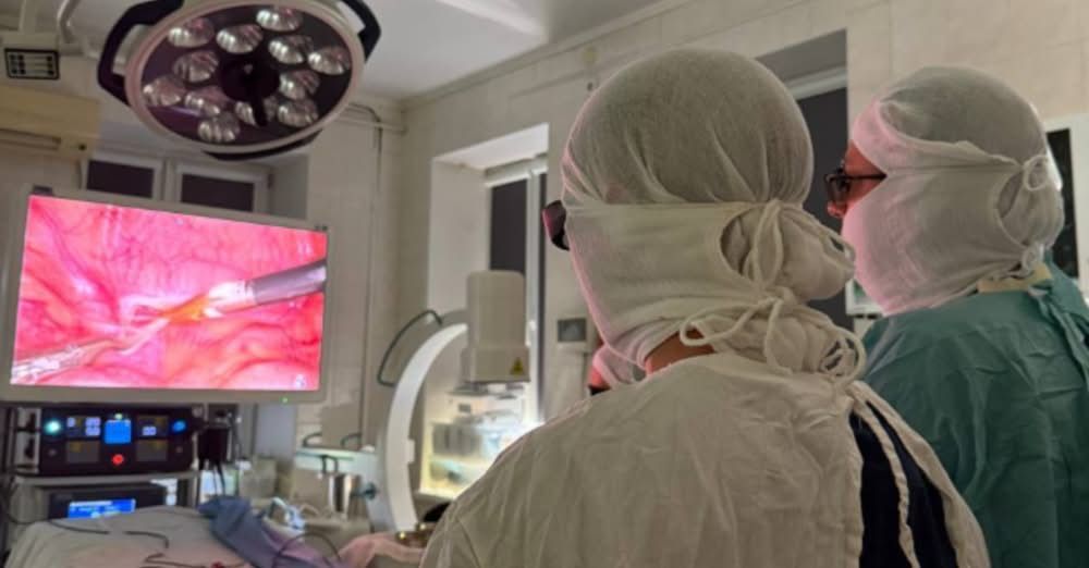 На Одещині хірурги провели унікальну лапароскопічну операцію дворічній дитині(фото) На Одещині хірурги провели унікальну лапароскопічну операцію дворічній дитині(фото)