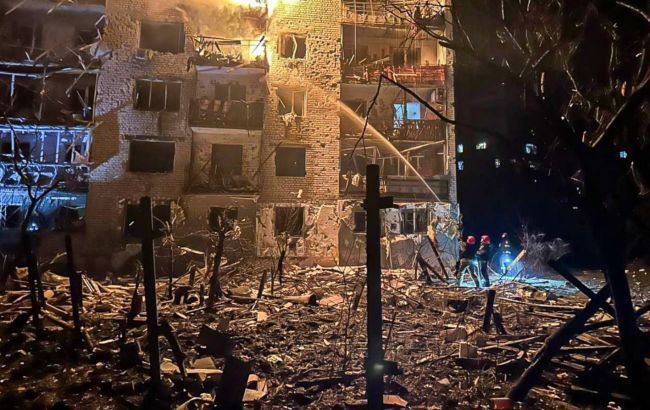 Удар РФ по Балаклії: кількість поранених зросла, серед них - діти (фото) Удар РФ по Балаклії: кількість поранених зросла, серед них - діти (фото)