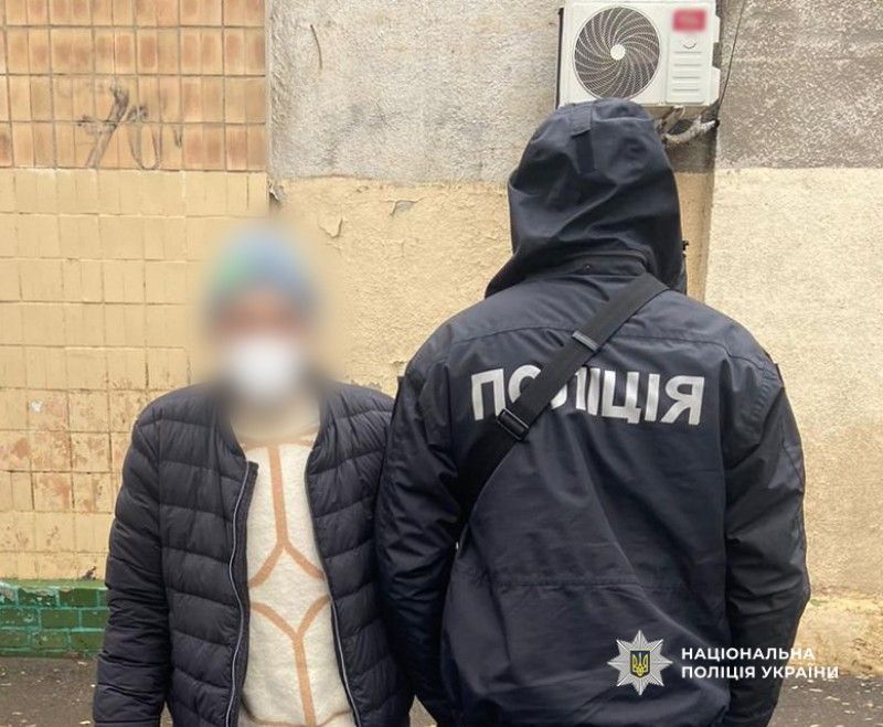 Одеські поліцейські повідомили про підозру чоловіку, який спричинив незнайомцю тяжкі тілесні ушкодження милицею Одеські поліцейські повідомили про підозру чоловіку, який спричинив незнайомцю тяжкі тілесні ушкодження милицею