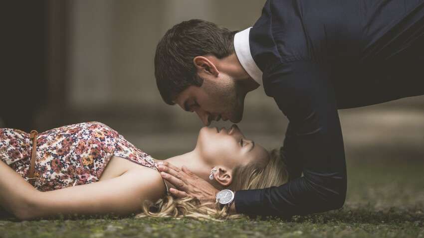 Чому ми закохуємось у партнерів, які бояться близькості Чому ми закохуємось у партнерів, які бояться близькості