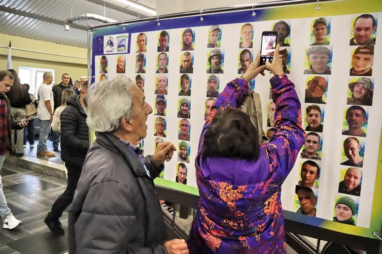 В Одесі триває фотовиставка, присвячена полоненим і зниклим безвісти(фото) В Одесі триває фотовиставка, присвячена полоненим і зниклим безвісти(фото)