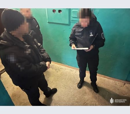 Поліцейські шантажували військовозобов'язаних та водіїв на Одещині, - ГБР(фото, відео) Поліцейські шантажували військовозобов'язаних та водіїв на Одещині, - ГБР(фото, відео)