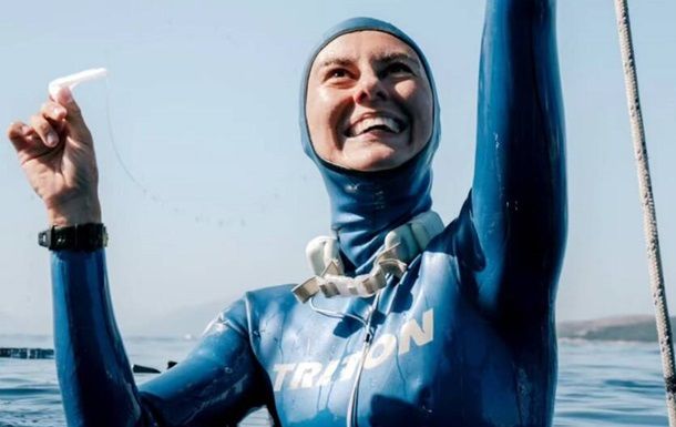 Українка підкорила рекордну глибину, пірнувши без спорядження Українка підкорила рекордну глибину, пірнувши без спорядження