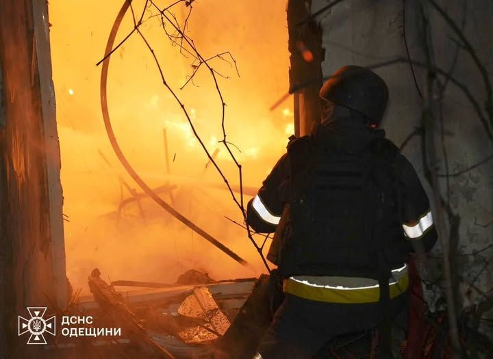 Вночі зафіксовано чергову масовану атаку ворожих безпілотників по Одеському регіону Вночі зафіксовано чергову масовану атаку ворожих безпілотників по Одеському регіону