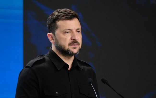 Зеленський про атаку РФ: майже 500 цілей, кілька дронів вилетіло до Молдови та Румунії Зеленський про атаку РФ: майже 500 цілей, кілька дронів вилетіло до Молдови та Румунії