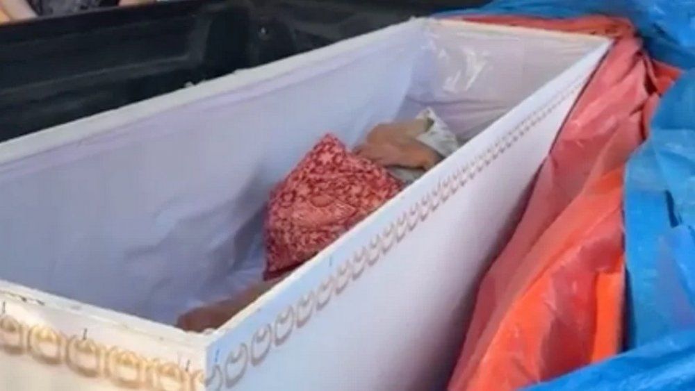 У Таїланді чоловік привіз свою сестру на кремацію, а вона виявилася живою У Таїланді чоловік привіз свою сестру на кремацію, а вона виявилася живою