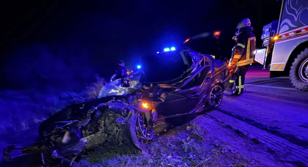 На трасі Київ – Одеса в Одеському районі сталася смертельна ДТП: загинула водійка, пасажирка в лікарні На трасі Київ – Одеса в Одеському районі сталася смертельна ДТП: загинула водійка, пасажирка в лікарні