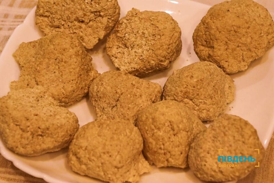 Як у селі на півдні Одещини виготовляють домашні дріжджі з хмелю Як у селі на півдні Одещини виготовляють домашні дріжджі з хмелю