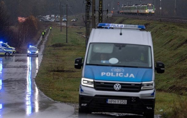 Диверсія на залізниці: у Польщі оголосили в розшук двох українців Диверсія на залізниці: у Польщі оголосили в розшук двох українців