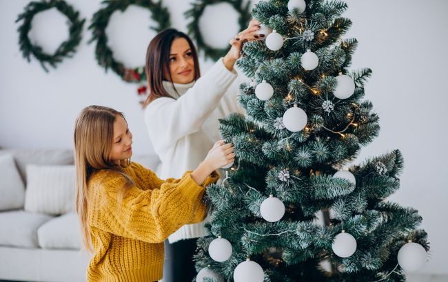 Коли ставити ялинку, аби щастя прийшло на увесь новий рік: всі вдалі дати Коли ставити ялинку, аби щастя прийшло на увесь новий рік: всі вдалі дати