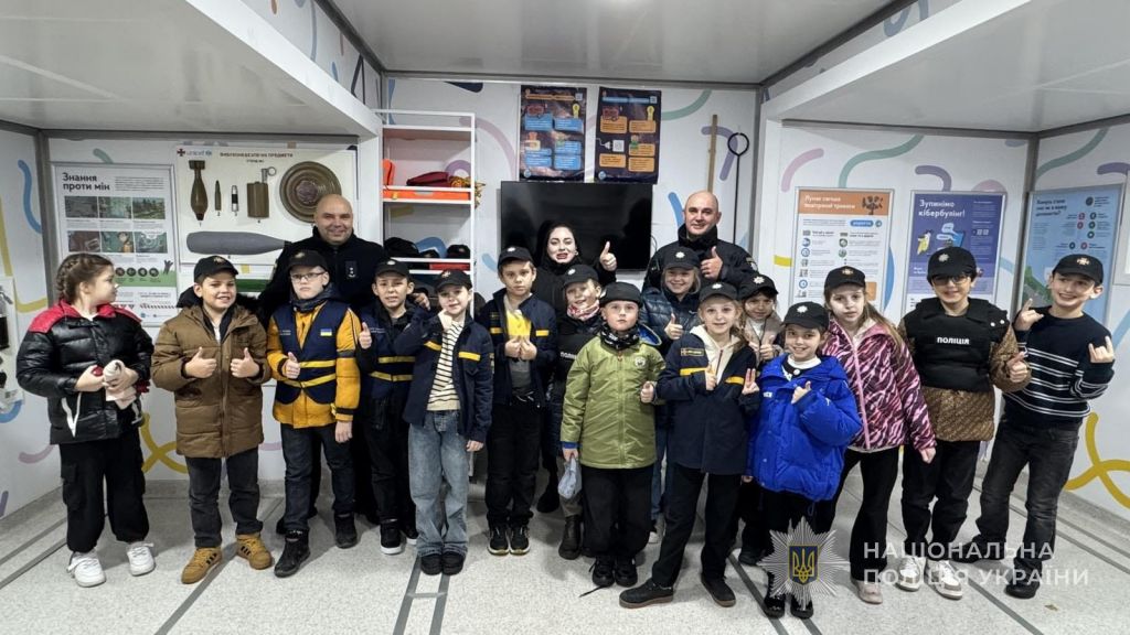 Мобільні класи безпеки продовжують подорожувати Одещиною для навчання дітей безпеці життєдіяльності в умовах війни Мобільні класи безпеки продовжують подорожувати Одещиною для навчання дітей безпеці життєдіяльності в умовах війни