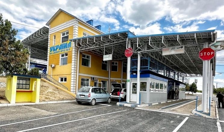 Через атаку дронів рф на півдні Одещини закривали пункт пропуску “Джурджулешти-Рені” Через атаку дронів рф на півдні Одещини закривали пункт пропуску “Джурджулешти-Рені”