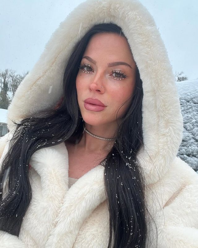 Макіяж "снігового зайчика" – тренд зими, який заполонив TikTok Макіяж "снігового зайчика" – тренд зими, який заполонив TikTok