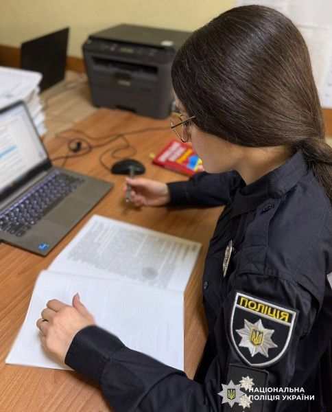 Під приводом виготовлення вікон та дверей ошукав літню жінку: поліцейські відправили на лаву підсудних 32-річного жителя Одеси за шахрайство Під приводом виготовлення вікон та дверей ошукав літню жінку: поліцейські відправили на лаву підсудних 32-річного жителя Одеси за шахрайство