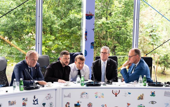 Макрон і Мерц попередили Зеленського про ризики "зради" з боку США, - Spiegel Макрон і Мерц попередили Зеленського про ризики "зради" з боку США, - Spiegel