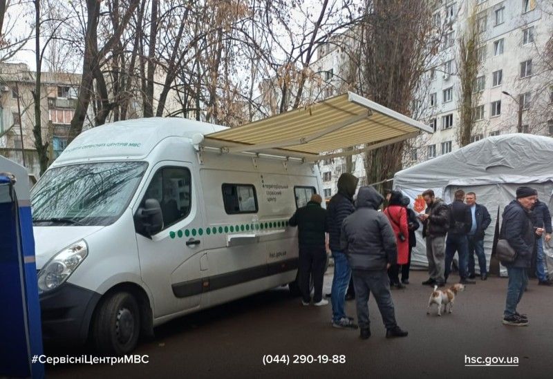 Команда мобільного сервісного центру МВС Одещини була поруч із людьми – там, де ще відчувався запах диму та лунала тривога Команда мобільного сервісного центру МВС Одещини була поруч із людьми – там, де ще відчувався запах диму та лунала тривога