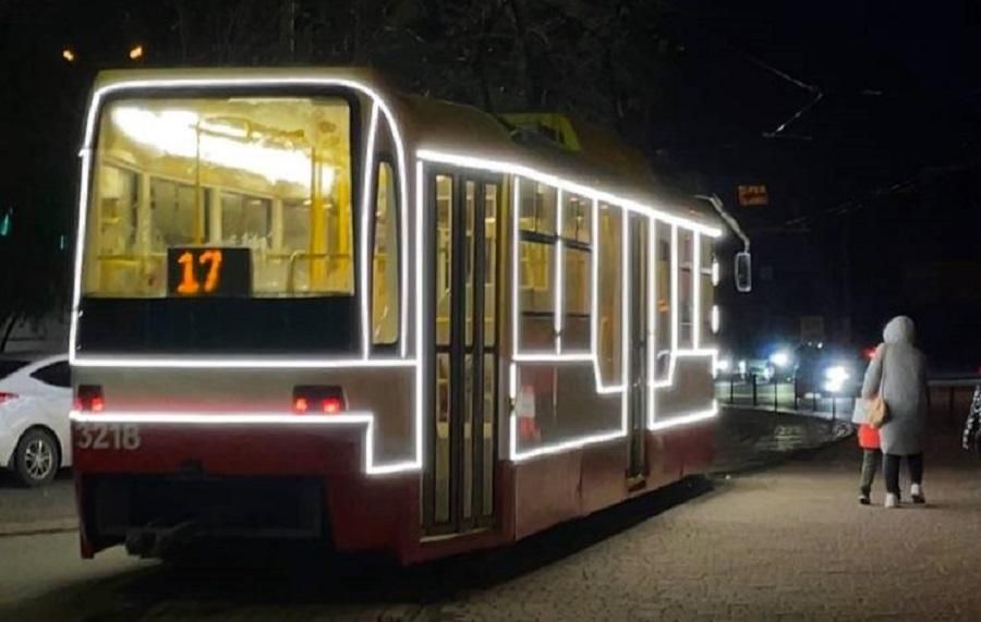 В Одесі на День Святого Миколая курсував святковий електротранспорт(фото) В Одесі на День Святого Миколая курсував святковий електротранспорт(фото)