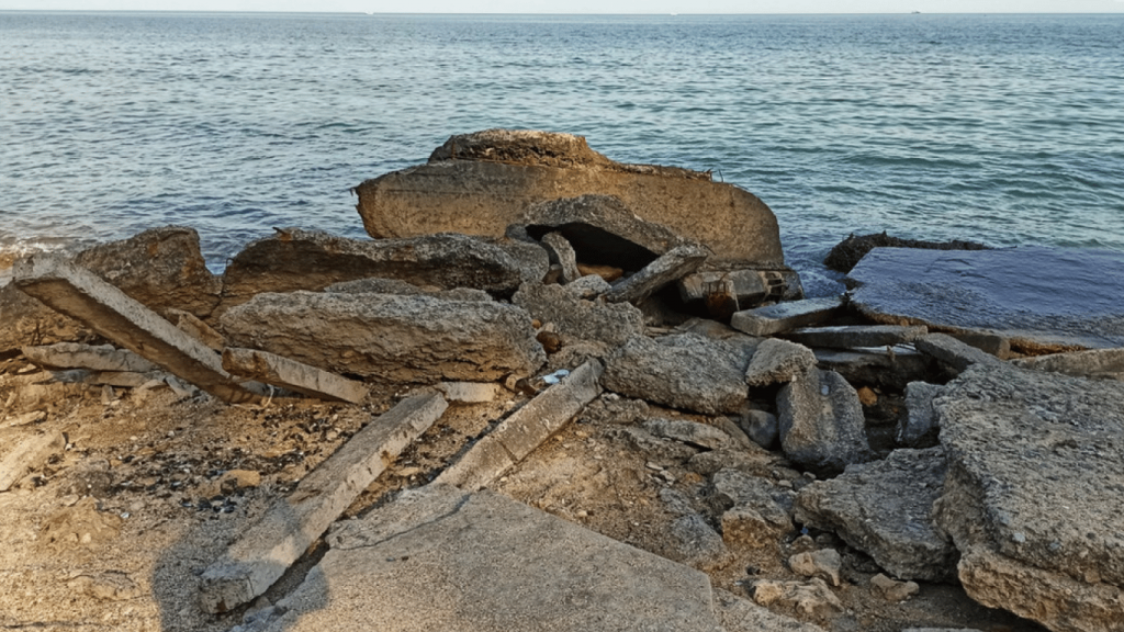Узбережжя Одещини йде під воду — люди просять допомоги(фото) Узбережжя Одещини йде під воду — люди просять допомоги(фото)