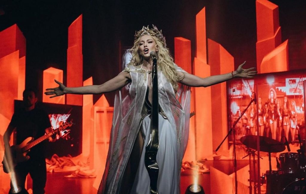 "Стрибала в кокошнику перед росіянами": зірка 90-х жорстко "пройшлася" по Поляковій "Стрибала в кокошнику перед росіянами": зірка 90-х жорстко "пройшлася" по Поляковій