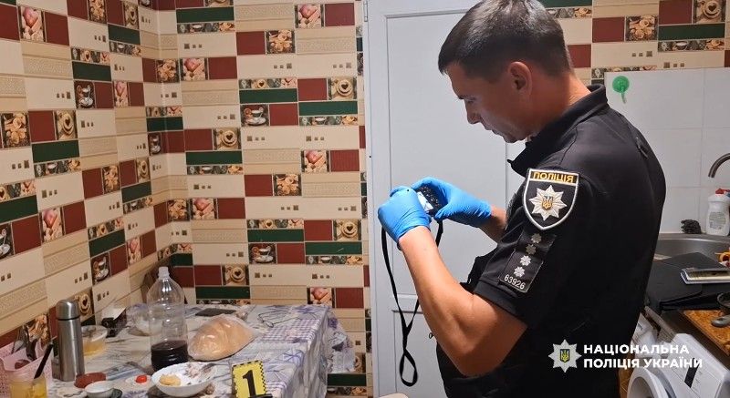 Мешканець Білгород-Дністровського району, який зарізав приятеля через розбіжності у поглядах на виховання дітей, постав перед судом Мешканець Білгород-Дністровського району, який зарізав приятеля через розбіжності у поглядах на виховання дітей, постав перед судом