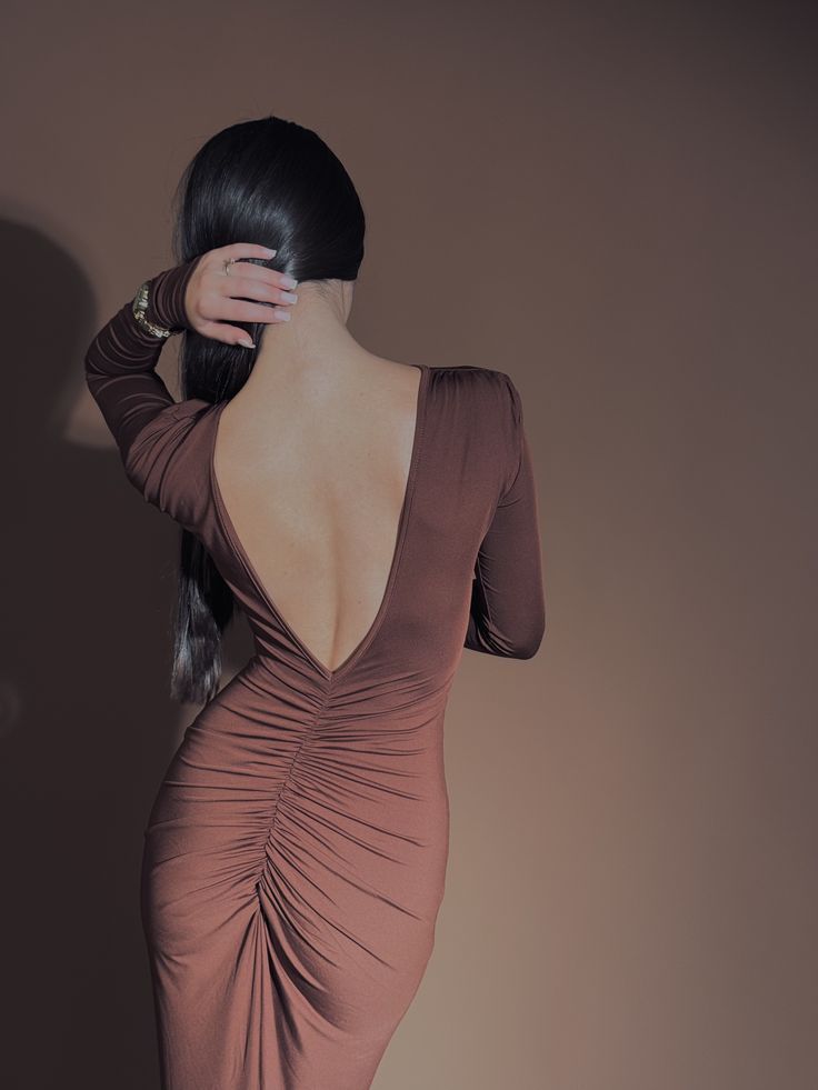 У чому зустрічати Новий рік, щоб притягнути щастя: головні кольори, фасони та готові образи У чому зустрічати Новий рік, щоб притягнути щастя: головні кольори, фасони та готові образи