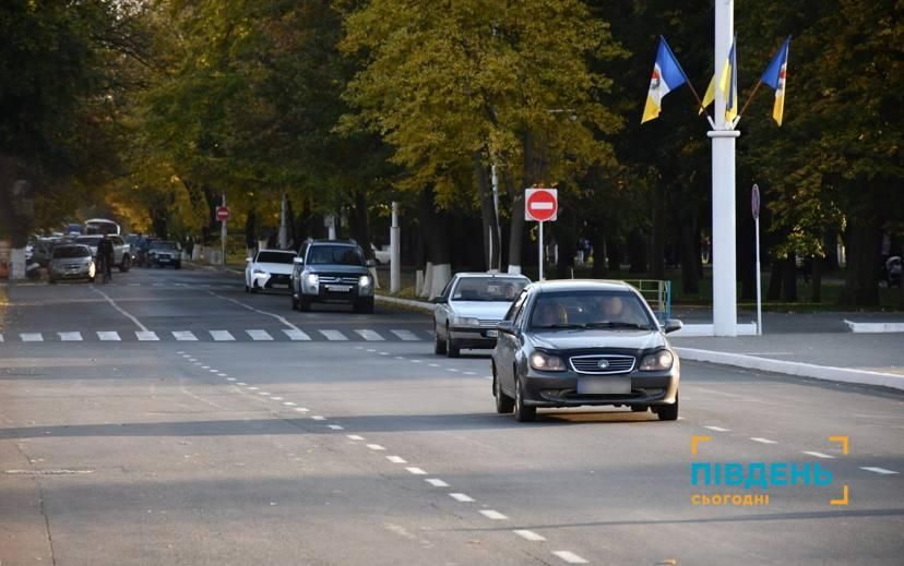 Для чого і де на дорогах Ізмаїла встановлюють шумові смуги(фото) Для чого і де на дорогах Ізмаїла встановлюють шумові смуги(фото)