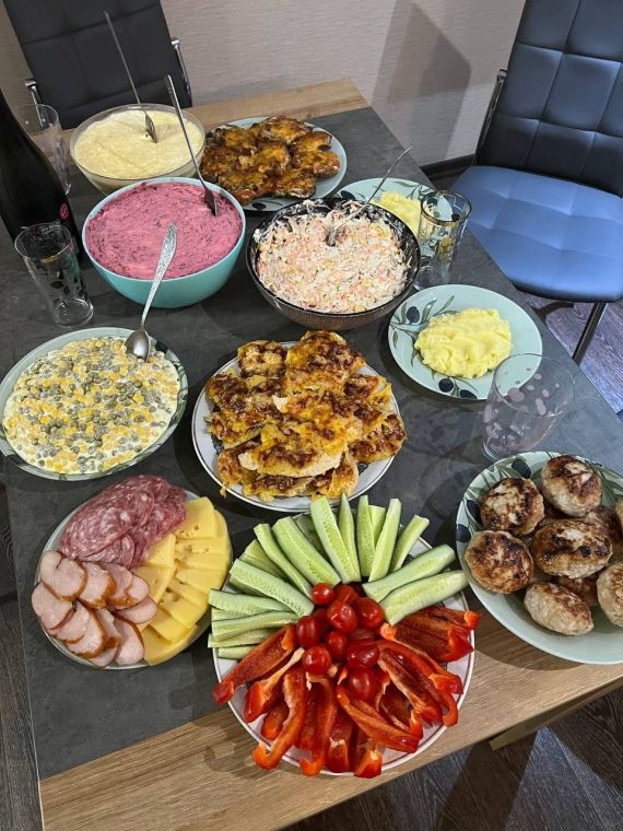 Як не набрати вагу під час свят: корисні поради, які вам точно знадобляться(фото) Як не набрати вагу під час свят: корисні поради, які вам точно знадобляться(фото)