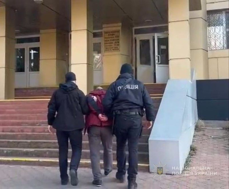 За доказами поліцейських обвинувальний вирок суду отримав житель Одеського району, який в обласному центрі скоїв розбій на продавчиню крамниці За доказами поліцейських обвинувальний вирок суду отримав житель Одеського району, який в обласному центрі скоїв розбій на продавчиню крамниці