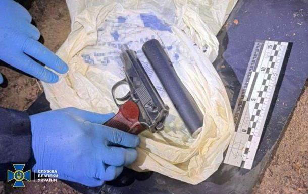 СБУ розшукала пістолет кілера, з якого вбили Парубія СБУ розшукала пістолет кілера, з якого вбили Парубія