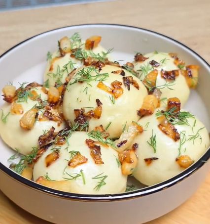 Полтавські галушки з соковитою начинкою: готуємо легендарну страву вдома за простим рецептом Полтавські галушки з соковитою начинкою: готуємо легендарну страву вдома за простим рецептом