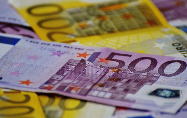 Курс євро б'є рекорди: чи стане 50 гривень новим максимумом до кінця року Курс євро б'є рекорди: чи стане 50 гривень новим максимумом до кінця року