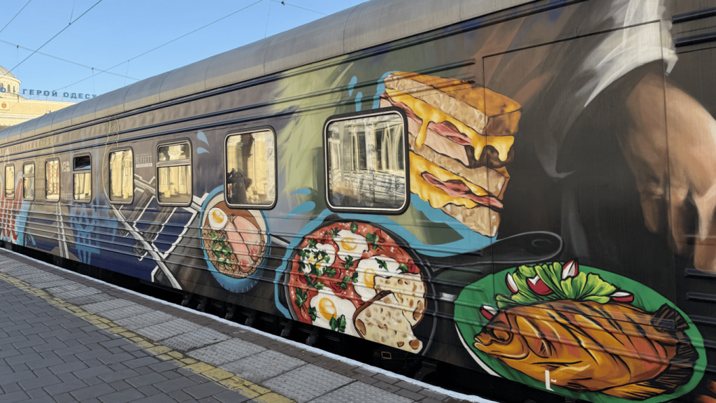 Укрзалізниця годує одеситів — як працює кухня(фото) Укрзалізниця годує одеситів — як працює кухня(фото)