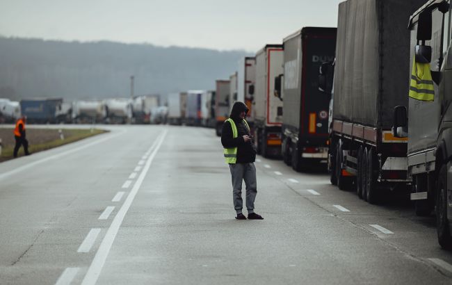 Під атакою мости - на кордоні затримки. Чому РФ б'є по Маяках Одеської області Під атакою мости - на кордоні затримки. Чому РФ б'є по Маяках Одеської області