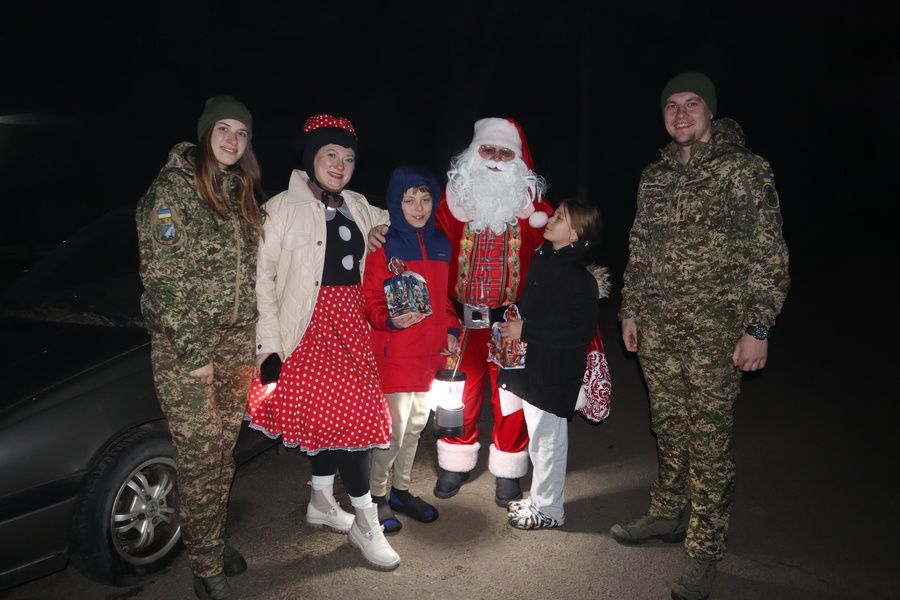 Гвардійці Ізмаїльщини привітали дітей захисників, які перебували або перебувають у ворожому полоні Гвардійці Ізмаїльщини привітали дітей захисників, які перебували або перебувають у ворожому полоні